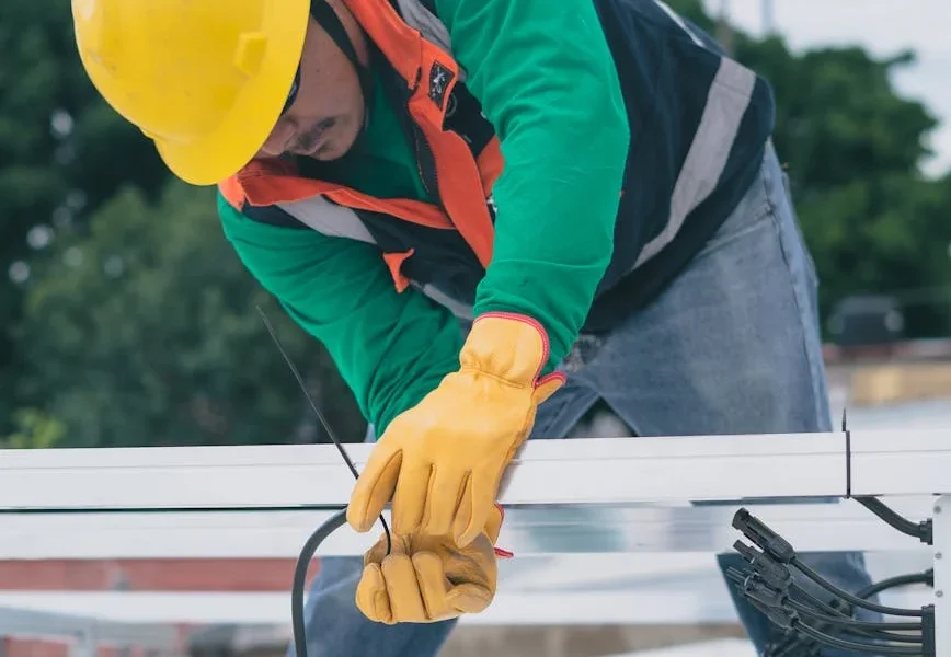 The Biggest Advantages and Applications of Post Support Worker installing durable post support on a construction site for enhanced safety and stability