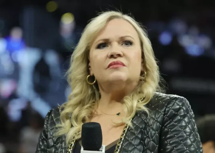 Holly Rowe Net Worth spotlight: ESPN sports reporter Holly Rowe delivering sideline coverage during a college football game in 2025.