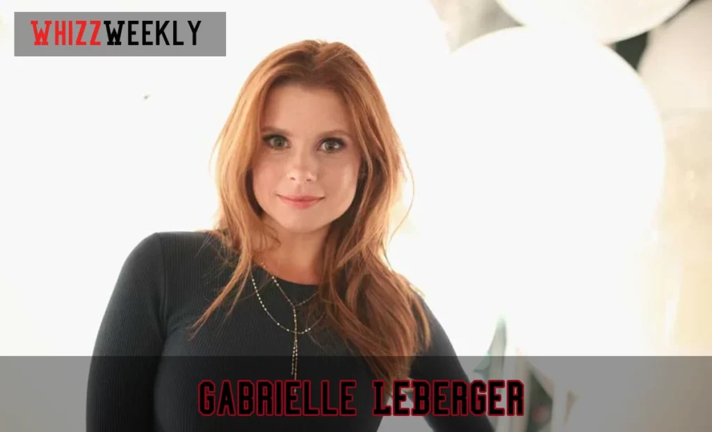 Gabrielle LeBerger in Reba as Elizabeth, a toddler in a heartwarming family moment, iconic in 2000s sitcom history.